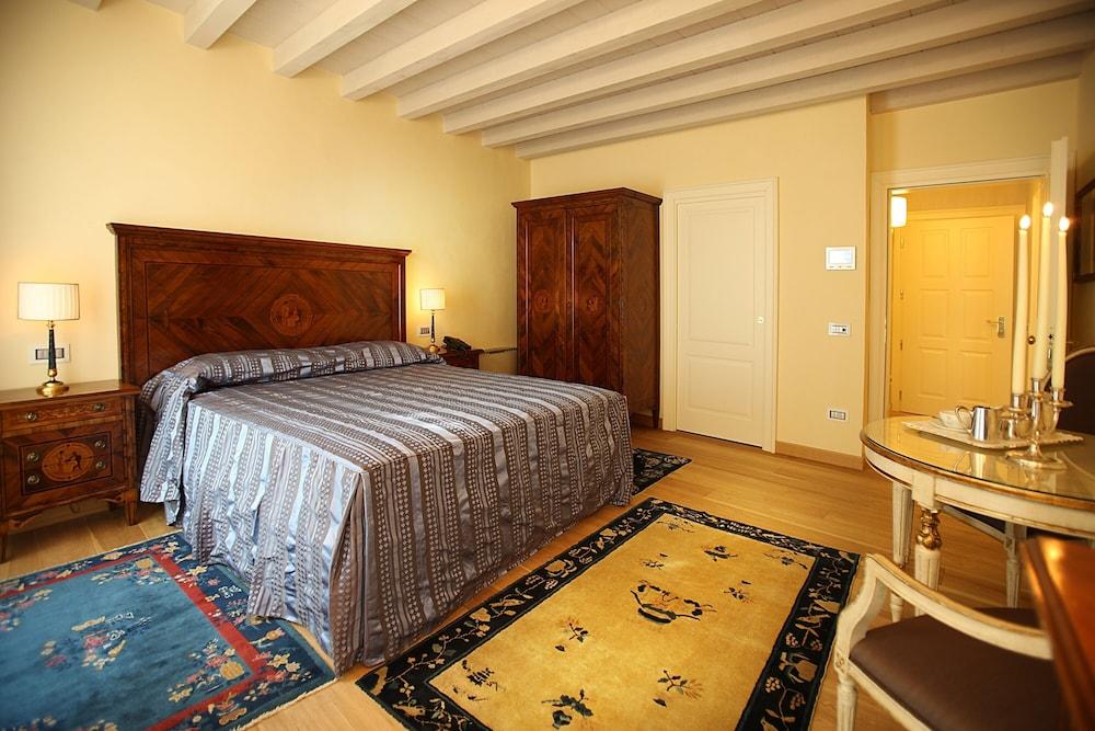 Hotel Relais Balcone di Giulietta Verona Esterno foto A bedroom